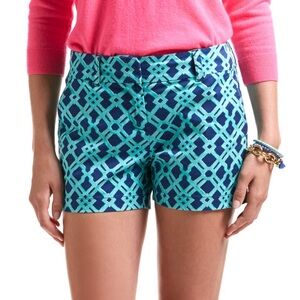 Vineyard vines women’s blue shorts size 6 GUC…
